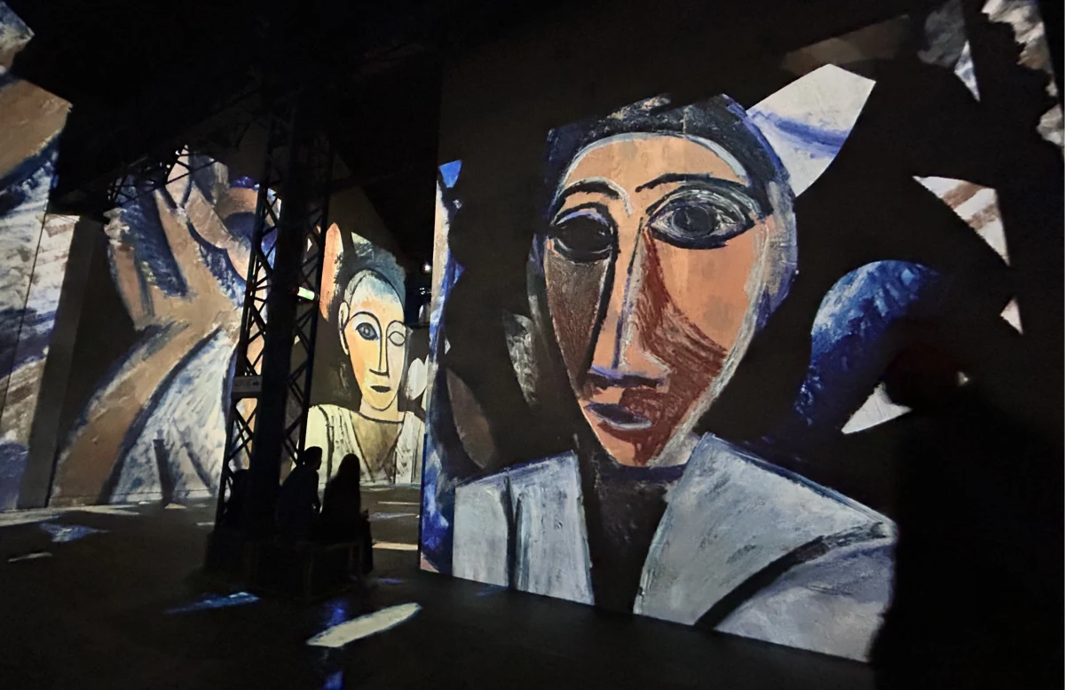 W krainie czarów Pabla Picassa - pod takim hasłem zorganizowana została w Paryżu wielka wystawa immersyjna arcydzieł tego najsławniejszego artysty XX wieku, która przyciąga tłumy turystów i mieszkańców francuskiej stolicy. Przekonał się o tym nasz paryski korespondent Marek Gładysz.