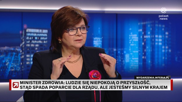 Szefowa resortu zdrowia Izabela Leszczyna skomentowała także ogólną sytuację w ochronie zdrowia, zapewniając m.in. że resort ma pieniądze do wypłacenia szpitalom za nadwykonania nielimitowane i programy lekowe. Jak wyjaśniła, sytuacja jest trudniejsza niż dawniej, bo poprzedni rząd miał doprowadzić do zadłużenia, ale sposobem na rozwiązanie problemów nie jest, według polityk, jedynie dorzucanie pieniędzy. - Mimo dorzucania ogromnych pieniędzy do systemu, dostępność się nie zwiększa. Musimy znaleźć inne rozwiązania - wskazała. W opinii Leszczyny, aby skrócić kolejki do lekarzy specjalistów, należy choćby wprowadzić tzw. ścieżkę pacjenta, czyli przekazywać pacjentów do lekarzy rodzinnych z zaleceniami. - W zeszłym roku wszystkich wizyt do specjalistów z NFZ odbyło się 87 mln. (...) To nie jest tak, że NFZ ma za mało pieniędzy. Tą kolejką trzeba zarządzić inaczej i wprowadzimy to - zapewniła. Jak poinformowała, Ministerstwo Zdrowia pracuje ponadto nad centralną e-rejestracją, dzięki czemu łatwiej jest odwoływać wizyty i zwalniać miejsce.