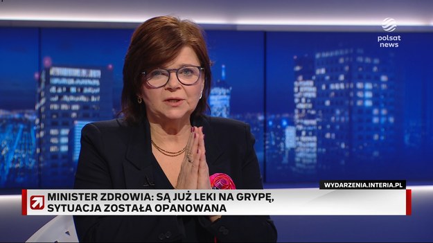 - Szczyt to był przełom stycznia i lutego. Mieliśmy wtedy tygodniowo ponad 132 tys. zachorowań i to musiało spowodować czasowy niedobór leku przeciwgrypowego - wyjaśniała w "Gościu Wydarzeń" minister Izabela Leszczyna, odnosząc się do zachorowań na grypę. Jednocześnie uspokoiła, że do aptek dotarły już kolejne dostawy farmaceutyków. Zaapelowała też o to, by się szczepić. - Do aptek trafiło ponad 450 tys. opakowań, problematyczne bardziej są opakowania pediatryczne - mówiła Bogdanowi Rymanowskiemu minister zdrowia, zapewniając, że jeśli poszuka się w aptekach w swoim mieście, na pewno znajdzie się już poszukiwane leki przeciwko grypie. Jednocześnie polityk zaapelowała do społeczeństwa o to, by się szczepić, bo nawet w przypadku zachorowania objawy są o wiele słabsze. - Jeśli szczepi się tylko pięć proc. naszej populacji, to zawsze będziemy mieli problem z grypą. Jak się zaszczepisz, to nawet jak zachorujesz, nie będziesz musiał używać żadnych leków antygrypowych, zostaniesz w łóżku, herbata, miód, dwa dni pod pierzyną i będzie dobrze - tłumaczyła.