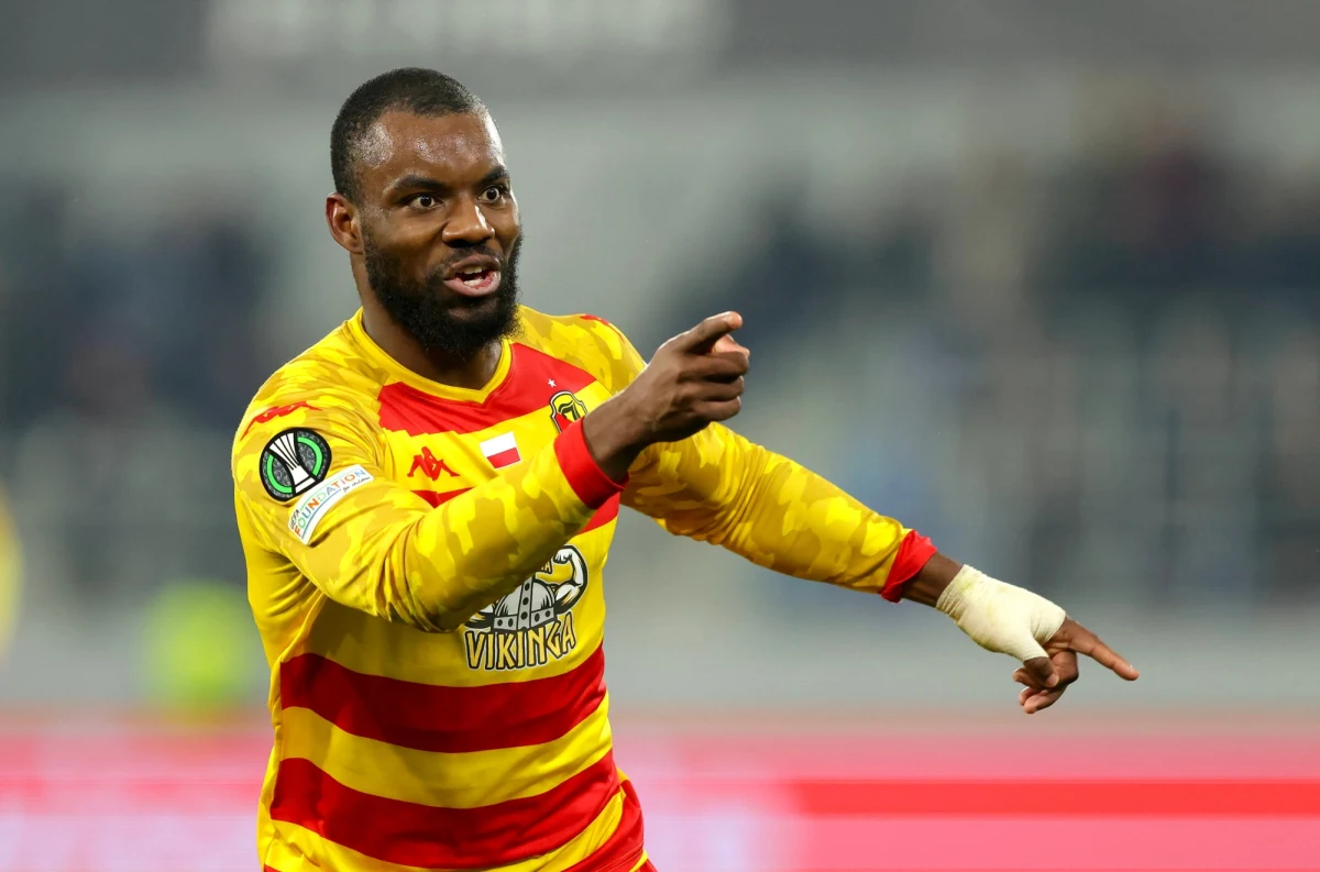 We wtorek do półfinału Pucharu Polski awansował Ruch Chorzów, a dziś do tej fazy rozgrywek przejdą dwie kolejne drużyny. O godz. 18:00 zagrają Pogoń Szczecin i Piast Gliwice, ale to wieczorny pojedynek Legii Warszawa z Jagiellonią Białystok budzi najwięcej emocji. Zagrają ze sobą dwie ekipy, które powalczą niebawem w 1/8 finału Ligi Konferencji. Nastroje w Warszawie i Białymstoku są jednak bardzo odmienne. Początek starcia o godz. 21:00.