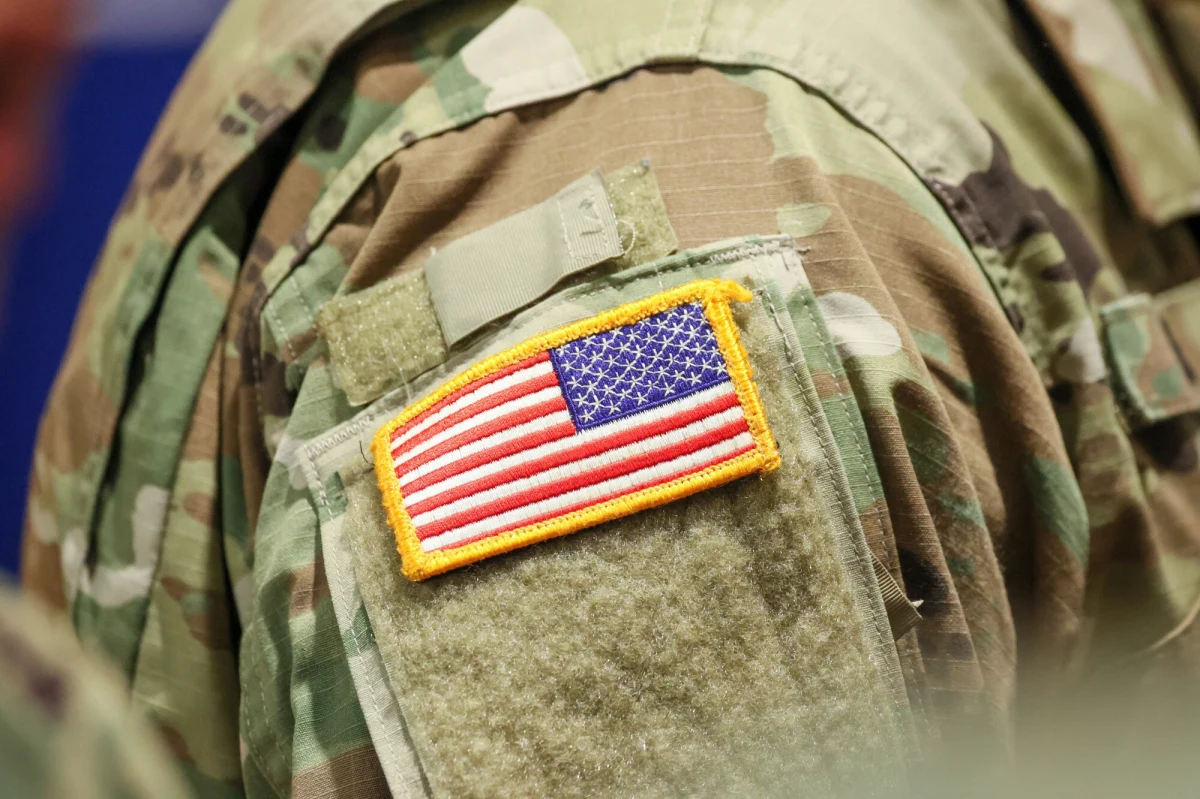 44,6 proc. badanych w sondażu IBRiS dla "Rzeczpospolitej" obawia się, że wojska amerykańskie mogą zostać wycofane z Polski. Miałby to być efekt związanych z prezydenturą Donalda Trumpa zmian w relacjach USA i Rosji.