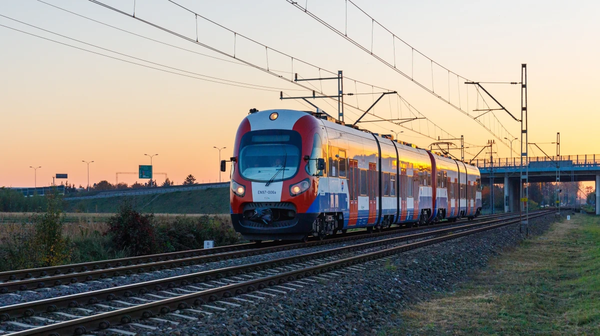 W środę rano doszło do awarii pociągu Kolei Mazowieckich na trasie Płock-Warszawa Wschodnia. Podróżujący do stolicy musieli przesiąść się do następnego składu.