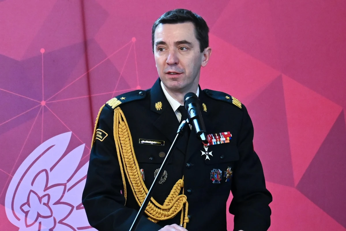 Komendant Główny Straży Pożarnej Mariusz Feltynowski został odwołany. O dymisji zdecydowało Ministerstwo Spraw Wewnętrznych po otrzymaniu kolejnych materiałów dotyczących afery Collegium Humanum. W nich pojawiło się nazwisko dowódcy polskich strażaków.