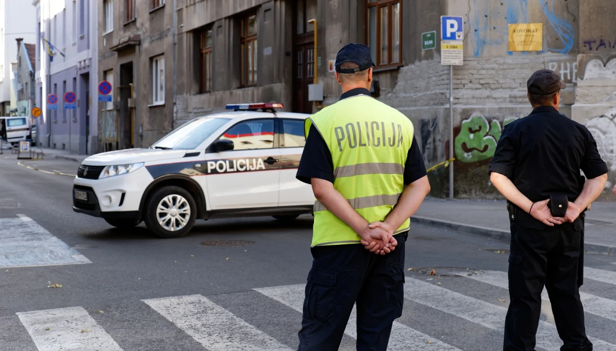 W jednym z domów na północy Bośni i Hercegowiny znaleziono 31 dzieci. Posiadały one chorwackie paszporty. Policja zatrzymała trzy osoby pod zarzutem popełnienia kilku przestępstw, w tym handlu ludźmi.