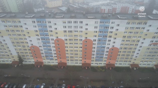 Koszmar na jednym z osiedli w Toruniu i zrozpaczeni mieszkańcy. Ich sąsiad zrobił z mieszkania gołębnik. Mężczyzna trzymał w nim blisko sto zaniedbanych ptaków. W jeszcze gorszych warunkach żył on sam. Jego sąsiedzi mieli prosić o pomoc od dawna. Materiał dla "Wydarzeń" przygotowała Iwona Urbańska.