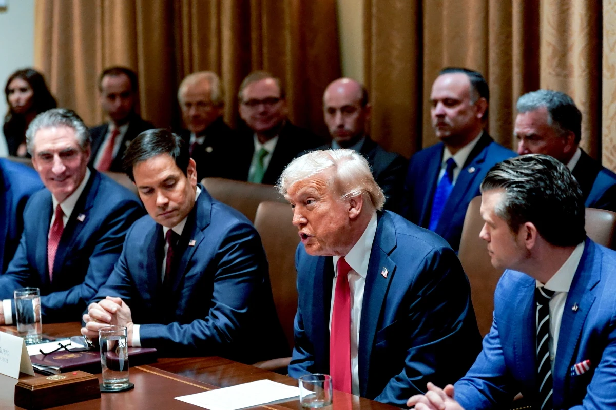 Prezydent USA Donald Trump potwierdził w środę, że prezydent Ukrainy Wołodymyr Zełenski przybędzie w piątek do Białego Domu. Celem jego wizyty ma być podpisanie umowy o partnerstwie w eksploatacji ukraińskich złóż naturalnych. Trump podkreślił jednocześnie, że Ukraina może zapomnieć o NATO.