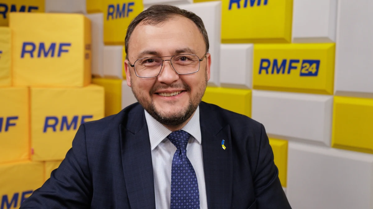 "Osiągnęliśmy porozumienie. Przez tydzień trwała rozmowa na poziomie ministra ds. gospodarki z naszej strony i ds. skarbu ze strony amerykańskiej. Co do pieniędzy, zobaczymy (...). Z mojej wiedzy to będzie inna umowa, nie tylko o minerałach" - powiedział w Popołudniowej rozmowie w RMF FM ambasador Ukrainy w Polsce Wasyl Bodnar, odnosząc się do rozmów z USA dotyczących ewentualnych warunków dalszej pomocy. "Nam dawali trzy dni. Eksperci - miesiąc. Przedwczoraj minęły trzy lata" - dodał dyplomata, który zapewnił również, że Ukraina "w żadnym razie nie zapomniała o pomocy ze strony Polski".