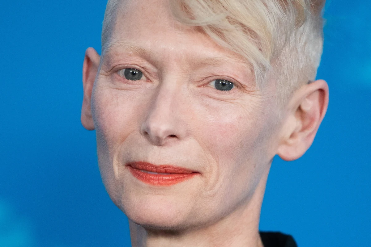 Jeśli ktoś rozważa wycieczkę do Poznania, warto pomyśleć nad czerwcowym terminem. Na Malta Festival, który odbywa się w stolicy Wielkopolski, przyjedzie bowiem Tilda Swinton – brytyjska aktorka, laureatka Oscara i Honorowego Złotego Niedźwiedzia. Artystka wystąpi w spektaklu "Embodying Pasolini", hołdzie dla włoskiego reżysera Piera Paola Pasoliniego.