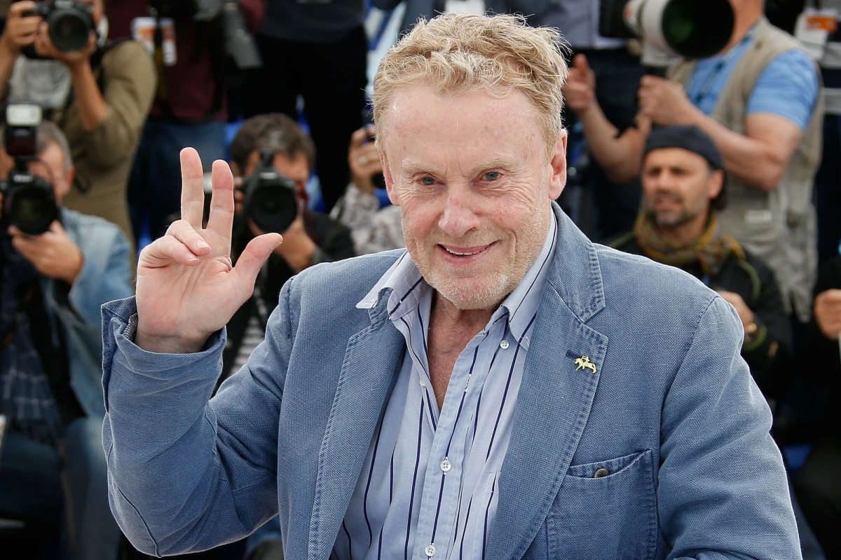 Daniel Olbrychski obchodzi 27 lutego 80. urodziny. "Gdybym został wyczynowym sportowcem, to już dawno musiałbym zakończyć karierę. W najlepszym wypadku sportowcy kończą ją koło czterdziestki. Natomiast będąc aktorem, w wieku 80 lat wciąż mam nowe wyzwania, marzenia. To szalenie odmładza, motywuje i daje możliwość dalszego rozwoju" - powiedział aktor, który w przeszłości wcielał się m.in. w Andrzeja Kmicica w "Potopie", Azję Tuhajbejowicza w "Panu Wołodyjowskim", czy Karola Borowieckiego w "Ziemi obiecanej".