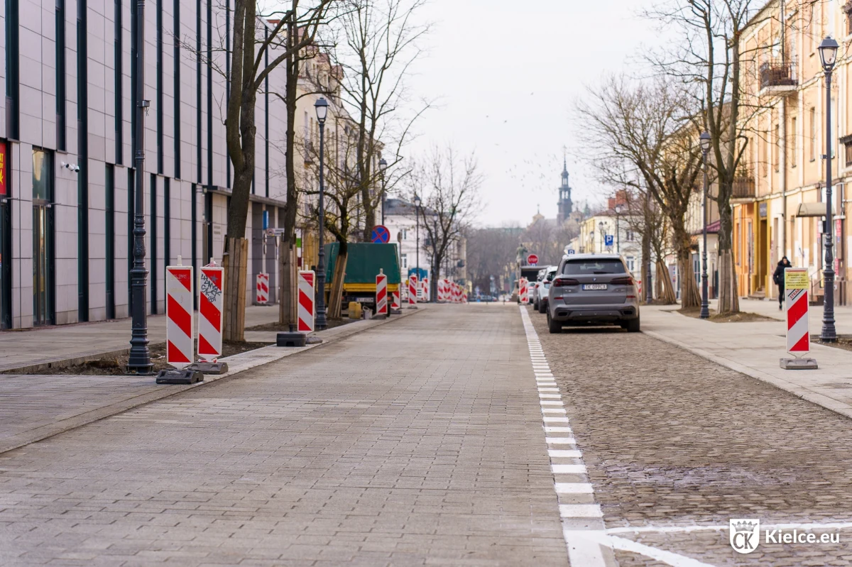 Kieleccy kierowcy mogą spodziewać się zmian w centrum miasta. Od środowego wieczora wprowadzono stałą organizację ruchu na zmodernizowanej ul. Głowackiego.