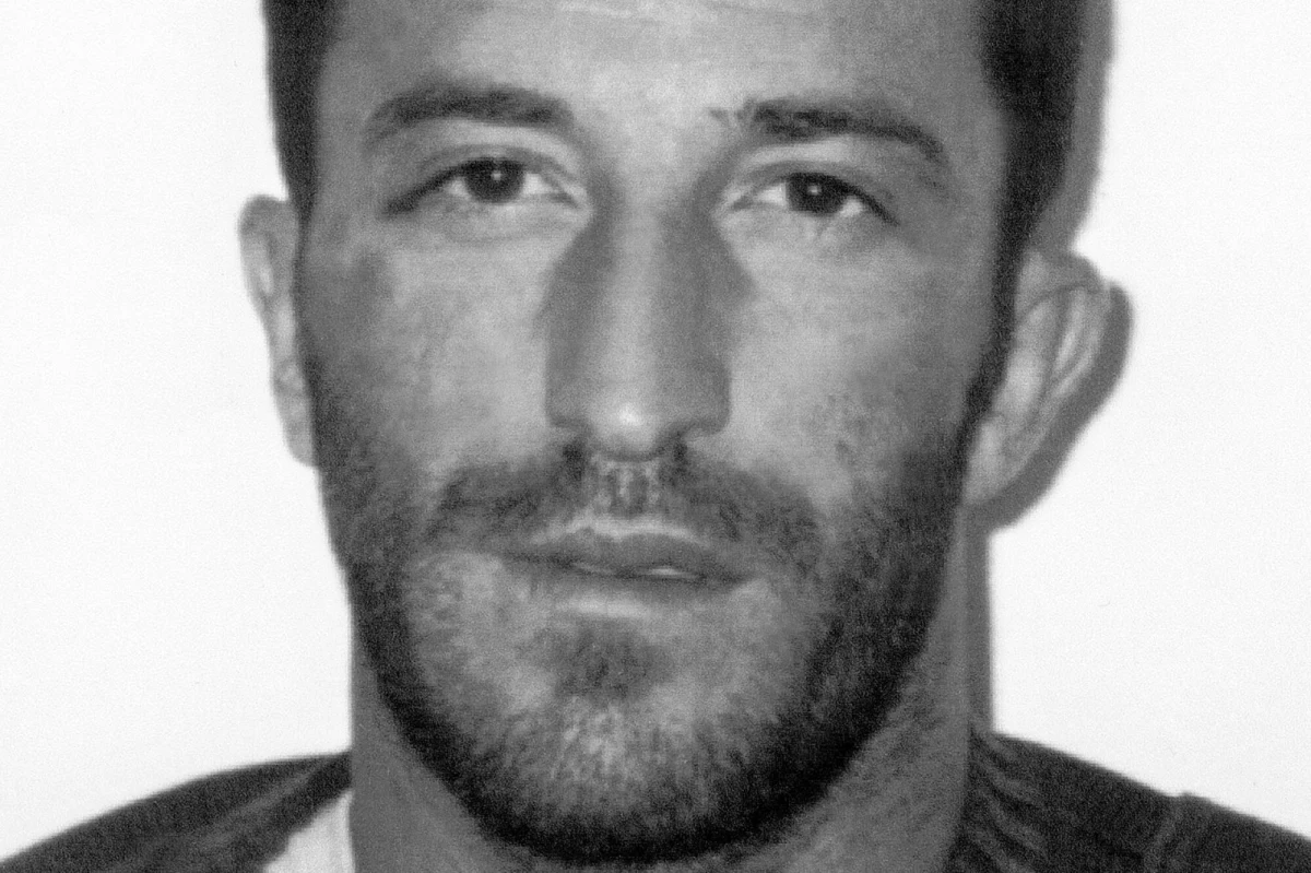 Antonio Ferrara, wielokrotny złodziej, znany ze swych brawurowych ucieczek z więzień, został aresztowany w pobliżu Liège w Belgii. Najprawdopodobniej próbował wraz ze swoimi wspólnikami dokonać napadu na skarbiec bankowy w Niemczech. W mediach pojawiają się informacje o rannym belgijskim policjancie.