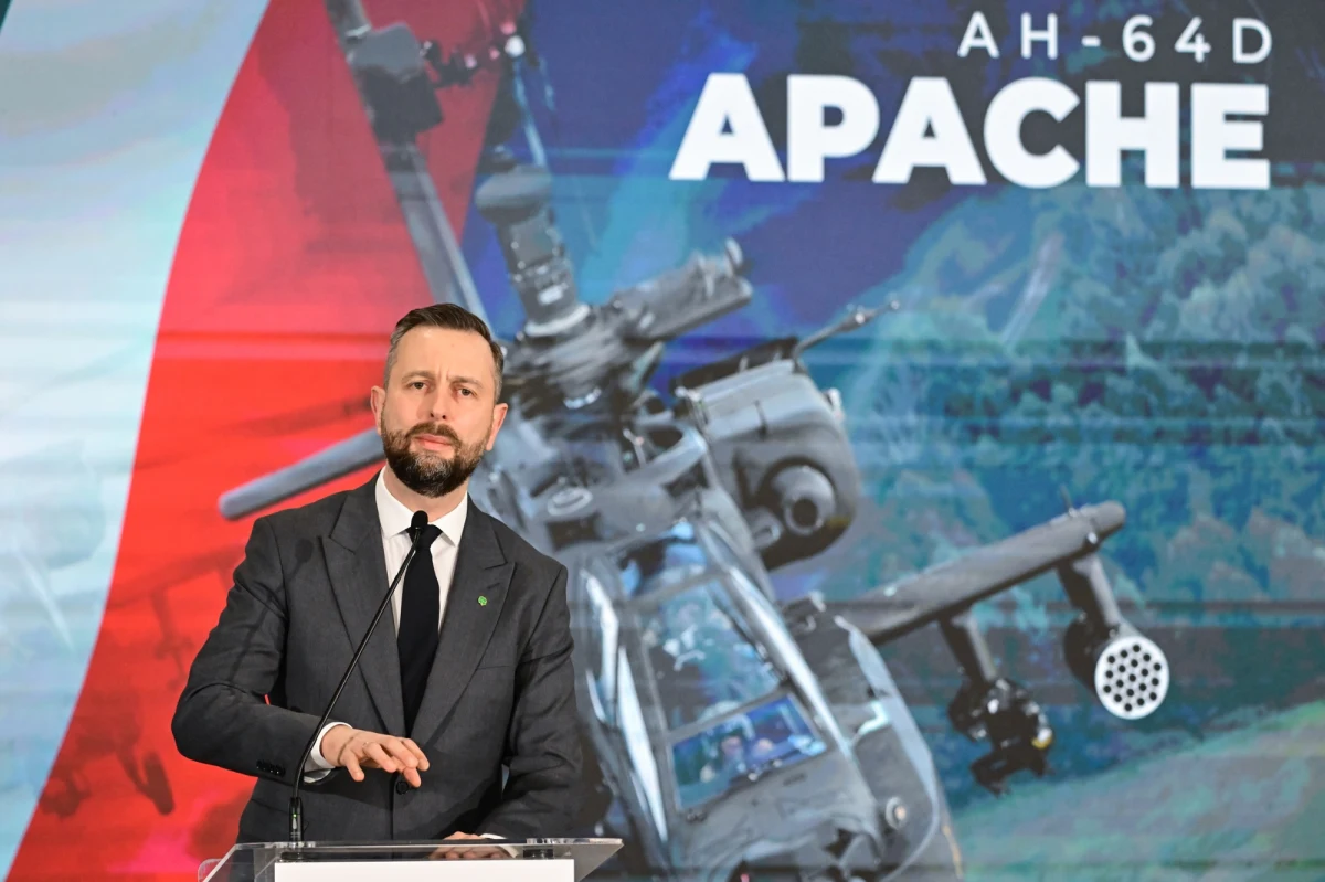 Osiem śmigłowców szturmowych Ah-64D Apache przekażą naszemu wojsku w ramach leasingu Amerykanie. Umowę w tej sprawie podpisał dziś szef resortu obrony Władysław Kosiniak-Kamysz. Maszyny będą wykorzystywane przez Wojsko Polskie m.in. do szkoleń. 