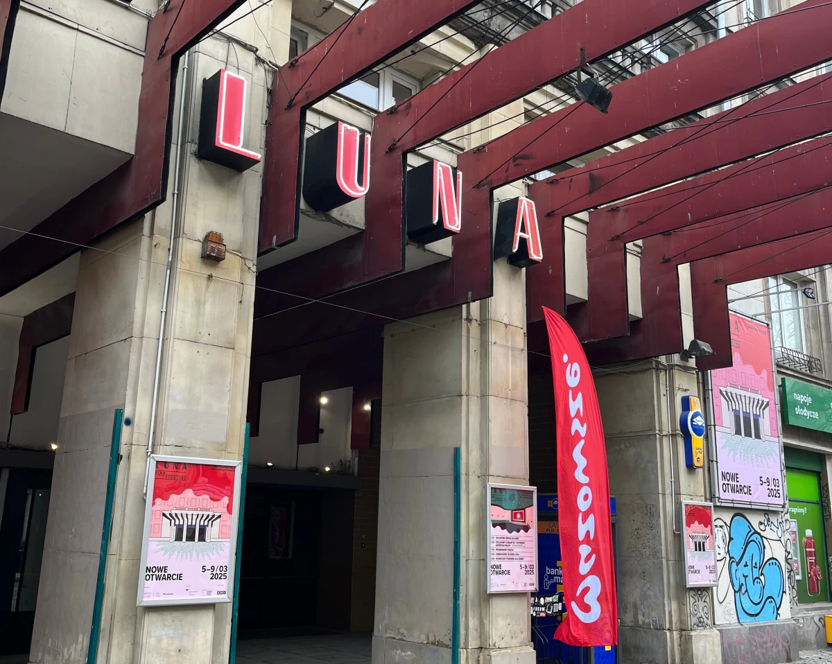 Kino "sąsiedzkie" i "dla ludzi" - kino Luna w Warszawie - wznowi działalność w najbliższą środę - 5 marca. Tego dnia znów zaprosi widzów. Udało się ocalić czynną od początku lat 60. XX w. kultową stołeczną placówkę.