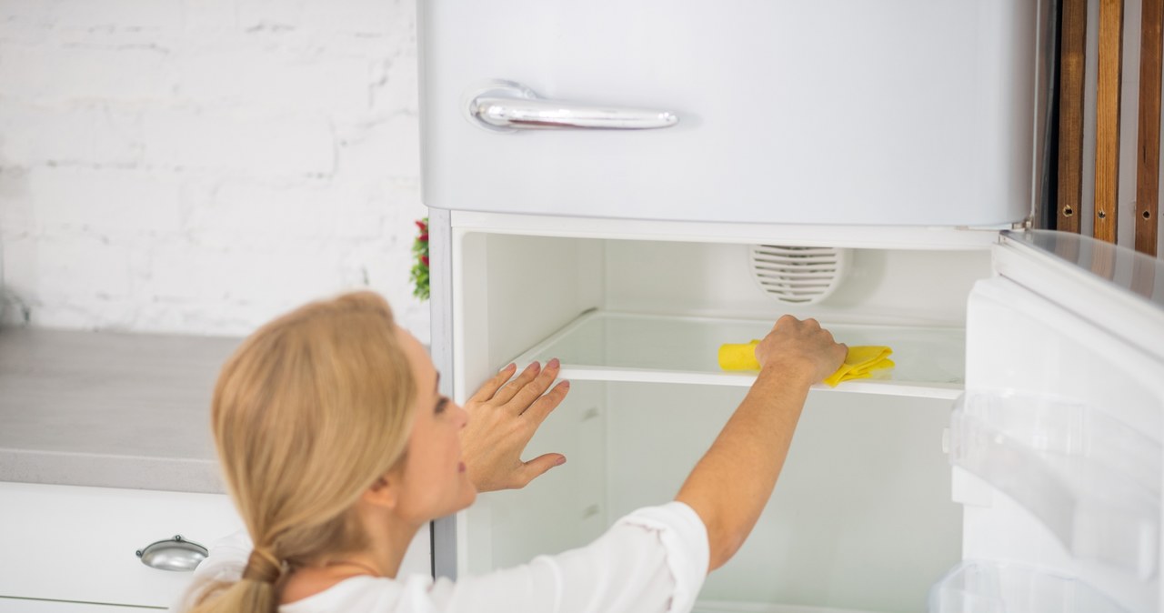 Myjesz lodówkę w ten sposób? Nie dziw się, iż płacisz wysokie rachunki