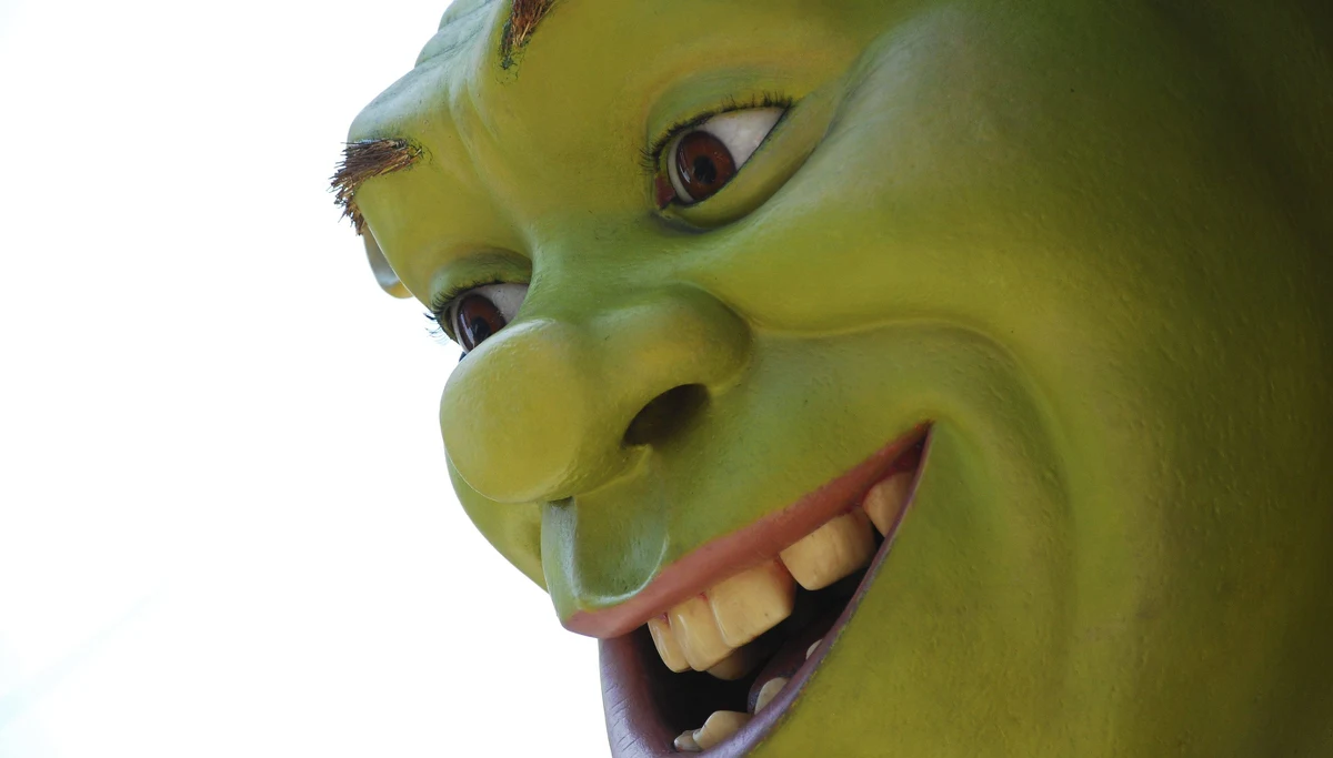 "Shrek" powraca. Universal i DreamWorks zaprezentowały pierwszą zapowiedź najnowszej odsłony kultowej animowanej serii. W obsadzie "Shreka" pojawi się gwiazda "Diuny" i "Euforii" – Zendaya. Artystka użyczy głosu córce głównego bohatera.