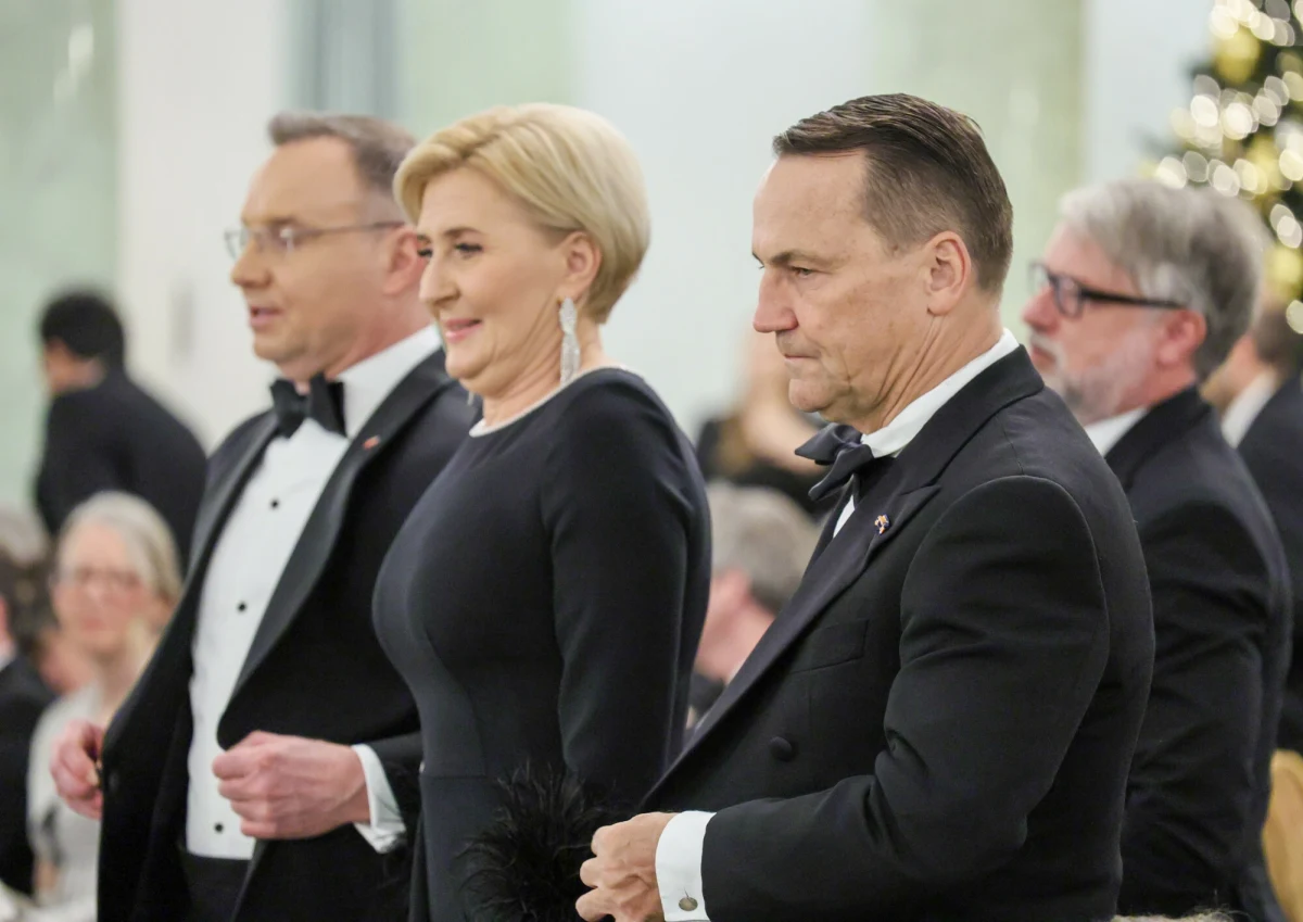 Kiedy Andrzej Duda na początku tygodnia ogłosił, że doszło do porozumienia z MSZ ws. powołań ambasadorów, wydawało się, że relacje między prezydentem a ministrem spraw zagranicznych nieco się ociepliły. Nic z tego: politycy weszli właśnie w kolejną fazę konfliktu o ambasadorski fotel dla Bogdana Klicha.