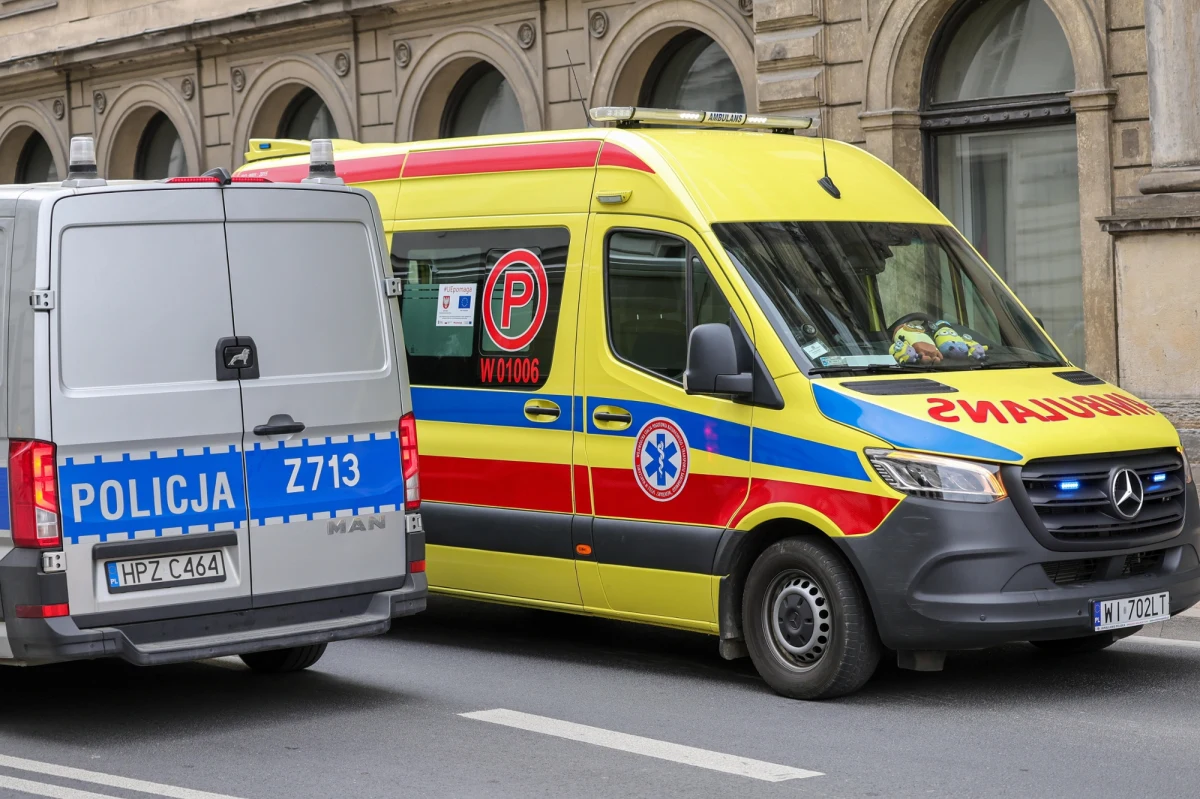 Barbara K. i Andrzej K., którzy w czwartek 20 lutego, w warszawskim Rembertowie zaatakowali ratowników medycznych i grozili im, usłyszeli w piątek zarzuty. 