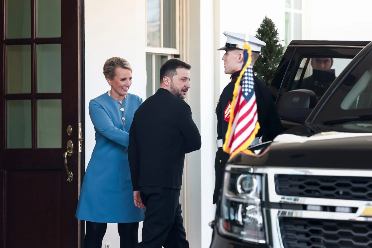 Jest pierwsza reakcja prezydenta Ukrainy Wołodymyra Zełenskiego na piątkowe spotkanie w Białym Domu z prezydentem USA Donaldem Trumpem. Na oczach całego świata amerykański prezydent ganił Zełenskiego. Ostatecznie rozmowy, których celem miało być podpisanie umowy o minerałach ziem rzadkich, skończyły się niczym. Zełenski opuścił szybko Biały Dom. Potem na platformie X napisał: "Dziękuję Ameryko. Dziękuję za Twoje wsparcie". 