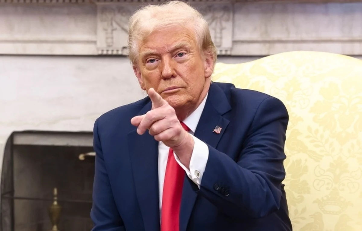 "Polska naprawdę stanęła na wysokości zadania i wykonała świetną robotę dla NATO. Zapłacili więcej, niż musieli" - powiedział prezydent USA Donald Trump podczas piątkowego spotkania z Wołodymyrem Zełenskim w Białym Domu.