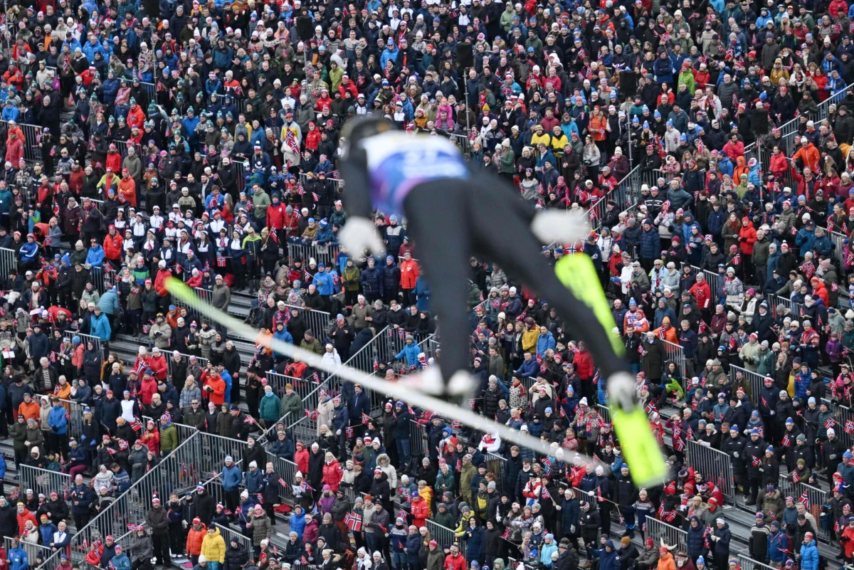 Pięciu Polaków awansowało do niedzielnego konkursu na skoczni normalnej mistrzostw świata w narciarstwie klasycznym w Trondheim. Kwalifikacje wygrał Norweg Johann Andre Forfang. Paweł Wąsek zajął 17. miejsce. Aleksander Zniszczoł był 21., Dawid Kubacki - 22., Jakub Wolny - 34., a Piotr Żyła - 37.