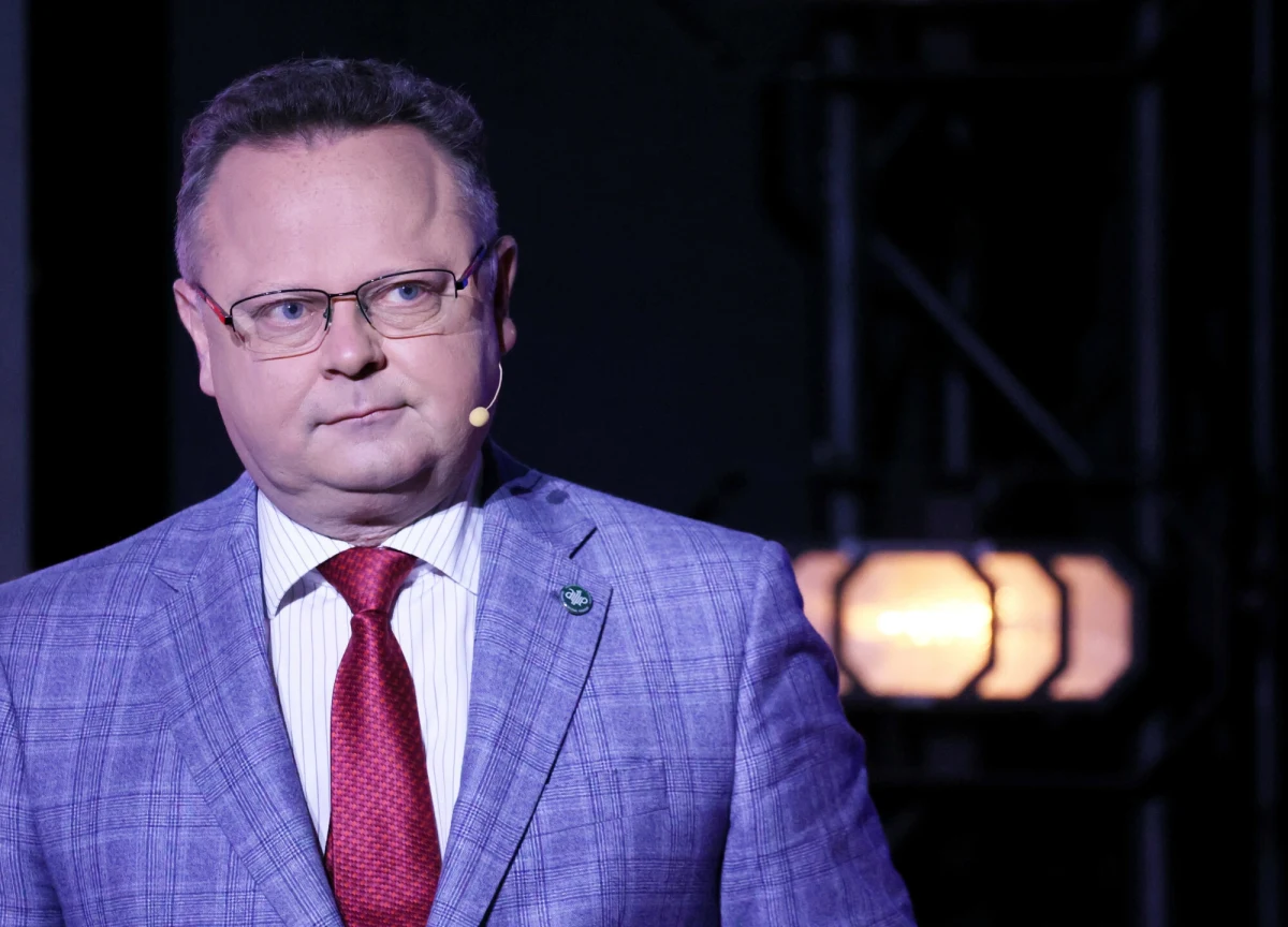 Polska nie zajmie stanowiska w sprawie piątkowej kłótni Donalda Trumpa z Wołodymyrem Zełenskim - zapowiada w rozmowie z RMF FM wiceminister spraw zagranicznych Andrzej Szejna przed zaplanowanym na niedzielę w Londynie kolejnym szczytem w sprawie Ukrainy. Brytyjski premier Keir Starmer zaprosił kilkunastu europejskich przywódców, w tym Donalda Tuska.