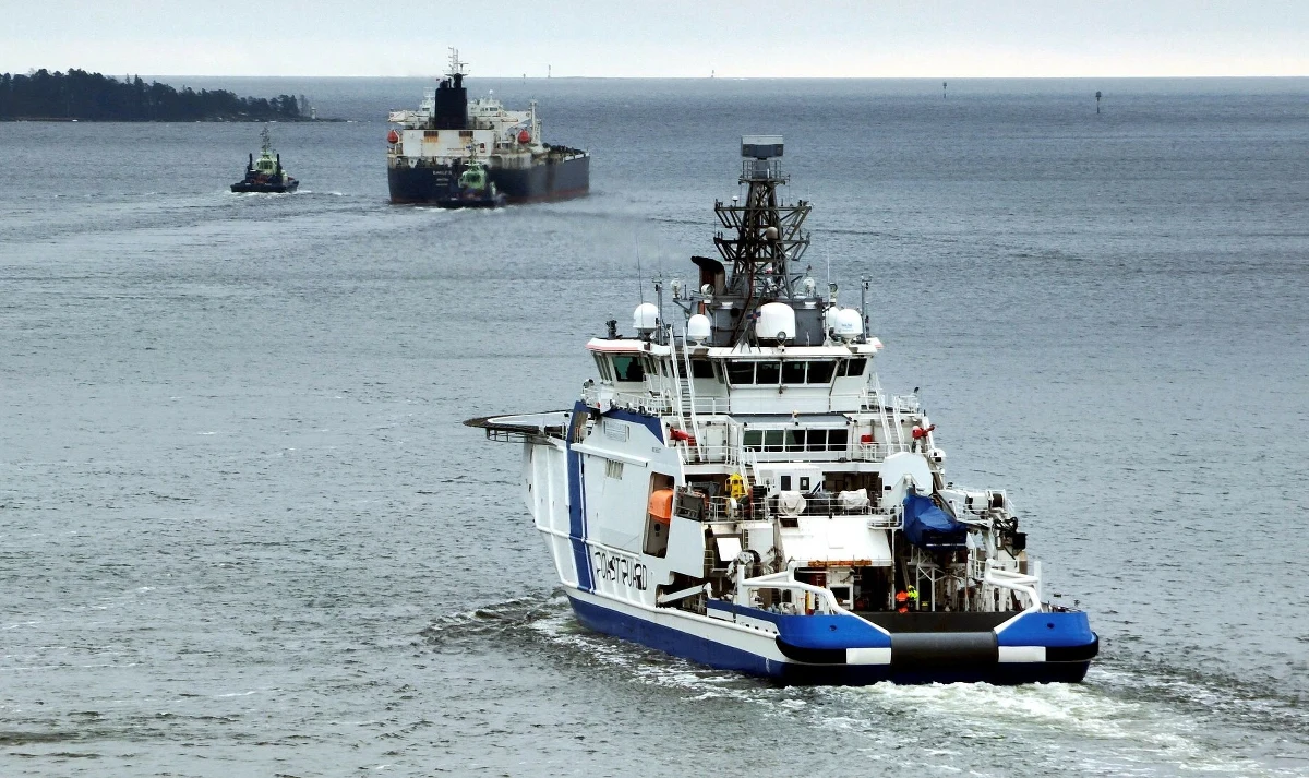 Władze Finlandii postanowiły uwolnić tankowiec Eagle S. Jednostka należąca do rosyjskiej "floty cieni" jest podejrzewana o uszkodzenie na dnie Bałtyku w grudniu ubiegłego roku kabla energetycznego łączącego Finlandię i Estonię. Na tym etapie śledztwa nie było już potrzeby aresztowania tankowca - wyjaśnili fińscy śledczy.