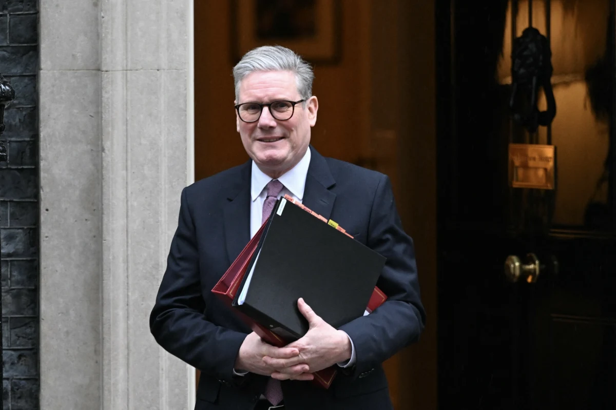 Brytyjski premier Keir Starmer wskazał w wywiadzie dla BBC trzy rzeczy, które jego zdaniem są niezbędne do osiągnięcia trwałego pokoju w Ukrainie. Chodzi o amerykańskie zabezpieczenia, europejskie gwarancje bezpieczeństwa oraz silną i uzbrojoną Ukrainę. Dodał, że kwestia gwarancji bezpieczeństwa ze strony Amerykanów jest przedmiotem "intensywnych dyskusji". Wywiad został opublikowany przed niedzielnym szczytem w Londynie poświęconym sprawom Ukrainy i bezpieczeństwa Europy.