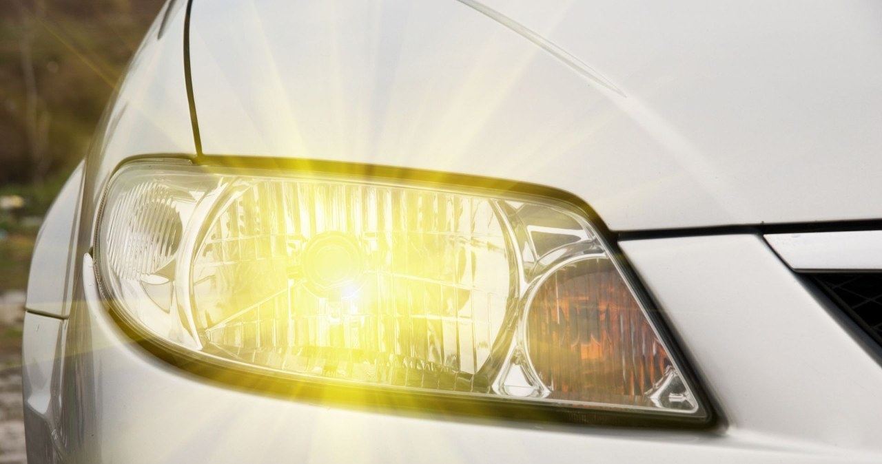 Nieznany przepis o światłach. System nie działa, mandat dla kierowcy