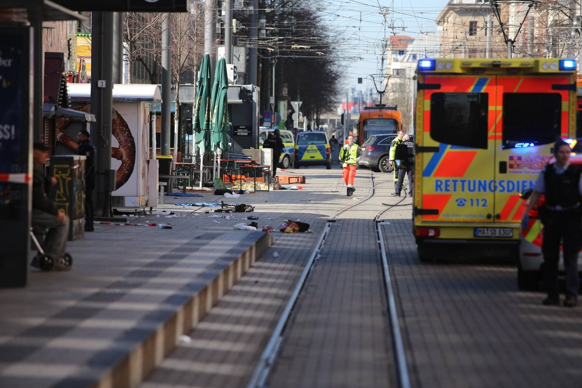 Samochód wjechał w tłum w niemieckim Mannheim - RMF 24
