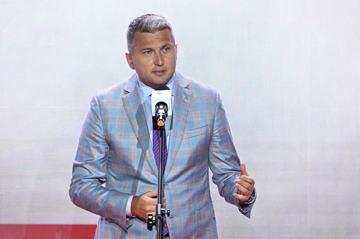 Prokuratura Regionalna w Gdańsku prowadzi śledztwo dotyczące podejrzenia ws. posługiwania się fałszywymi fakturami VAT przez prezesa PKOl Radosława Piesiewicza. Komunikat w tej sprawie pojawi się we wtorek - powiedział rzecznik prasowy Prokuratury Regionalnej w Gdańsku Mariusz Marciniak.