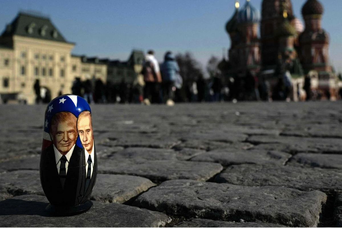 Biały Dom poprosił Departament Stanu i ministerstwo finansów o opracowanie listy sankcji wobec Rosji, które mogą zostać złagodzone. Taki ruch miałby spowodować wznowienie relacji z Moskwą i dążenie do zakończenia wojny w Ukrainie. 