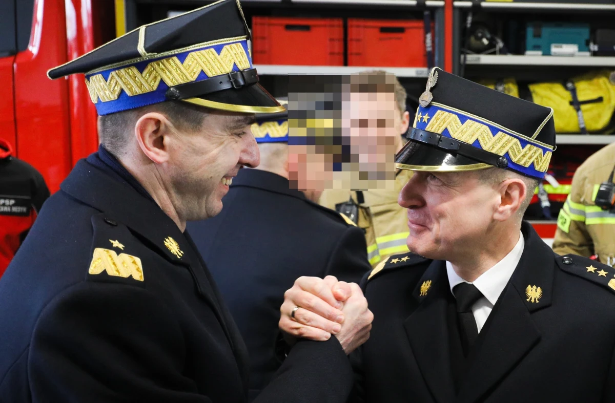 We wtorek rozpoczęły się przesłuchania wysokich rangą strażaków zatrzymanych przez Centralne Biuro Antykorupcyjne - dowiedział się reporter RMF FM Krzysztof Zasada. Chodzi o śledztwo dotyczące Collegium Humanum. W sprawie zatrzymano dwóch byłych komendantów głównych straży pożarnej, byłego zastępcę komendanta głównego i byłego dyrektora ds. kształcenia studentów SGSP.