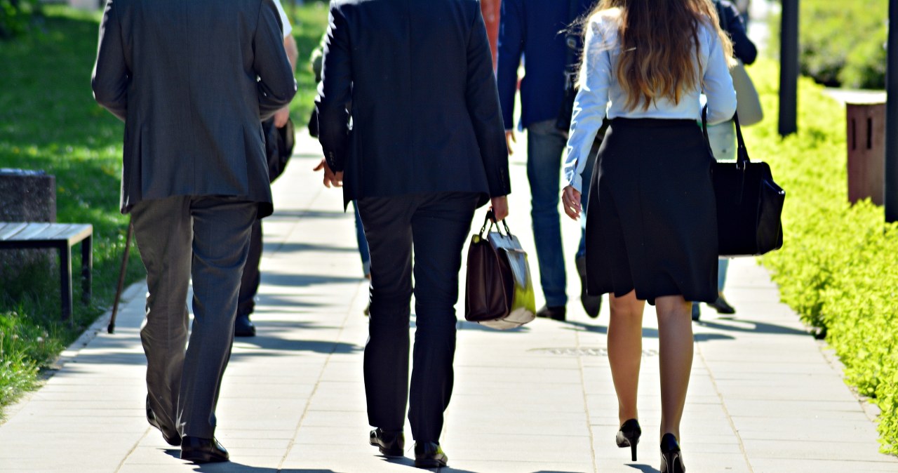 Ten urlop przepada wraz z końcem roku. Przysługuje każdemu pracownikowi