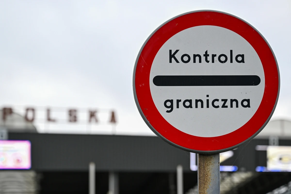 Od początku roku z Polski deportowano 1300 cudzoziemców - dowiedział się dziennikarz RMF FM Kacper Wróblewski. Jednocześnie służby przygotowują się do kolejnej akcji deportacyjnej - o znacznie większej skali.