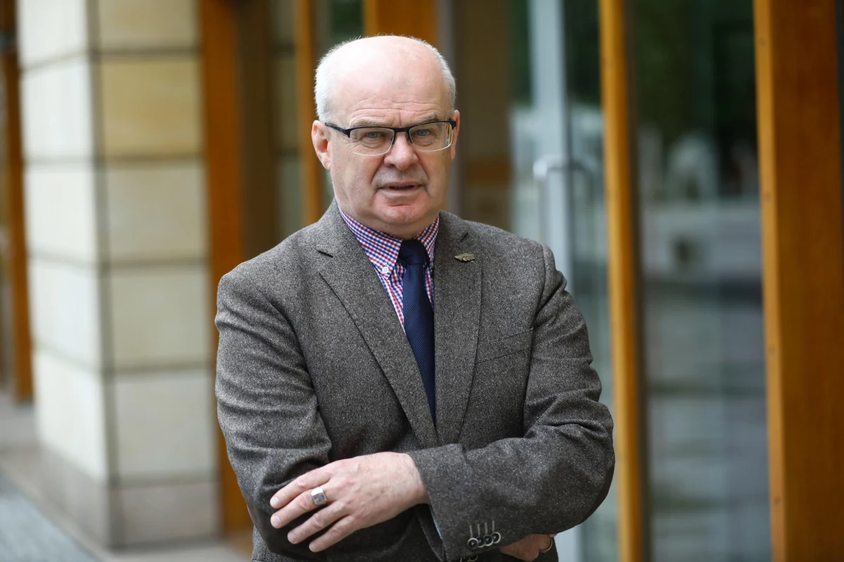 "Sądzę, że te zapasy broni i amunicji, o dostarczeniu których dla Ukrainy zdecydował jeszcze Biden, starczą Ukraińcom do końca czerwca, może do końca lipca" - powiedział w internetowym Radiu RMF24 gen. Waldemar Skrzypczak, pytany, kiedy Ukraina odczuje decyzję Donalda Trumpa o wstrzymaniu pomocy wojskowej. Nasz gość wskazał także cele dla polskiej, ale i europejskiej polityki wojskowej, obejmujące m.in. gotowość do poboru powszechnego nad Wisłą.