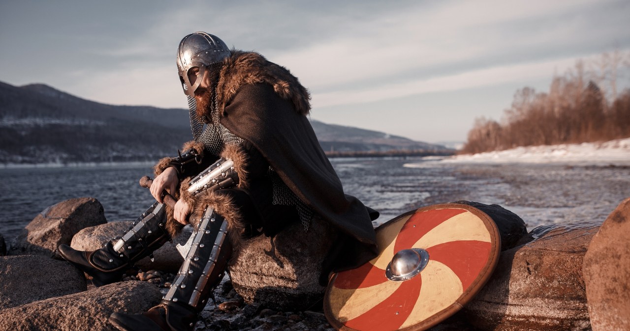 Miecze, hełmy i polityka ciążowego brzucha. Naukowcy o wikingach