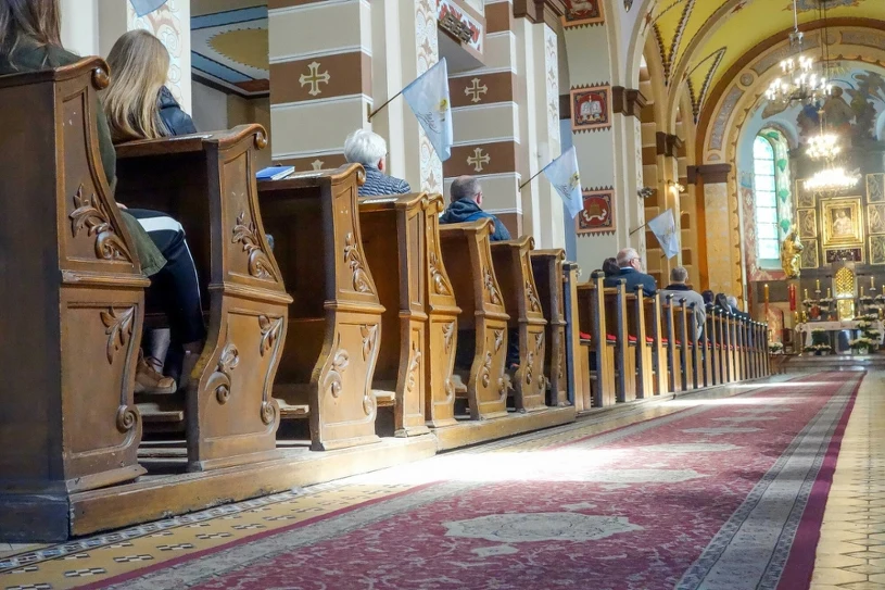 Wyjątkowe msze za zmarłych. 30 dni modlitwy z rzędu