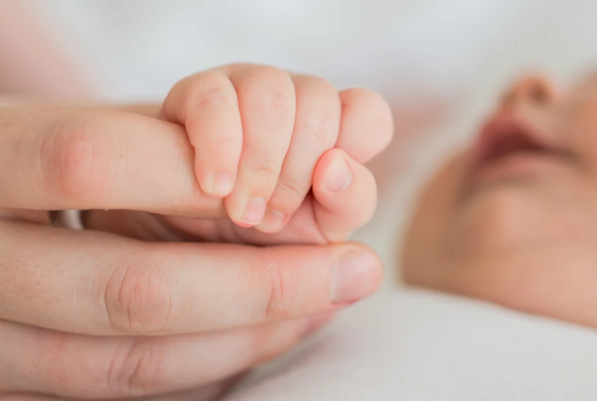 Trzy dni pozostały do wejścia w życie przepisów, które pozwolą wydłużyć urlop rodzicom wcześniaków. Ustawa w tej sprawie, o której wielokrotnie informowaliśmy w Faktach RMF FM, zacznie obowiązywać 19 marca. Mamy ważne informacje dla rodziców, którzy będą chcieli skorzystać z tych przepisów.