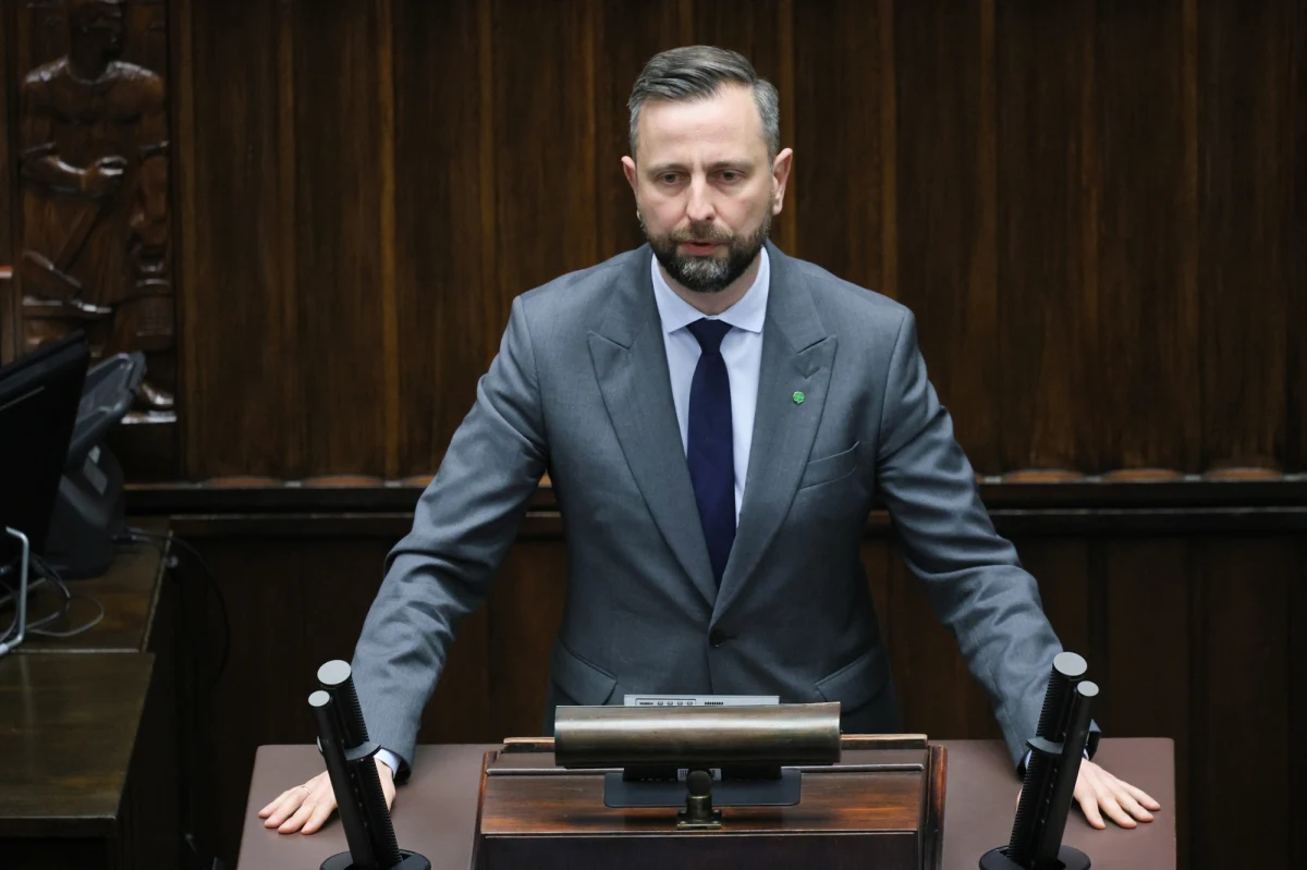 "Nie ma alternatywy dla dobrych relacji europejsko-transatlantyckich i to jest też gwarancja polskiego bezpieczeństwa" - stwierdził dziś w Sejmie minister obrony narodowej Władysław Kosiniak-Kamysz. Wcześniej Sławomir Mentzen zarzucił rządowi, że nie zadbał o zabezpieczenie państwa przed możliwą agresją. 