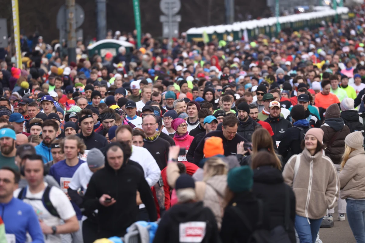 Tegoroczna 19. edycja Półmaratonu Warszawskiego będzie mieć w swojej nazwie sześć bardzo ważnych cyfr: 116 123. To odniesienie do telefonu zaufania dla dorosłych w kryzysie emocjonalnym. W ten sposób sportowe wydarzenie ma się przyczynić do zwiększenia świadomości, że są wśród nas osoby zmagające się z depresją i innymi problemami psychicznymi i przełamywać bariery w sięganiu po pomoc.


