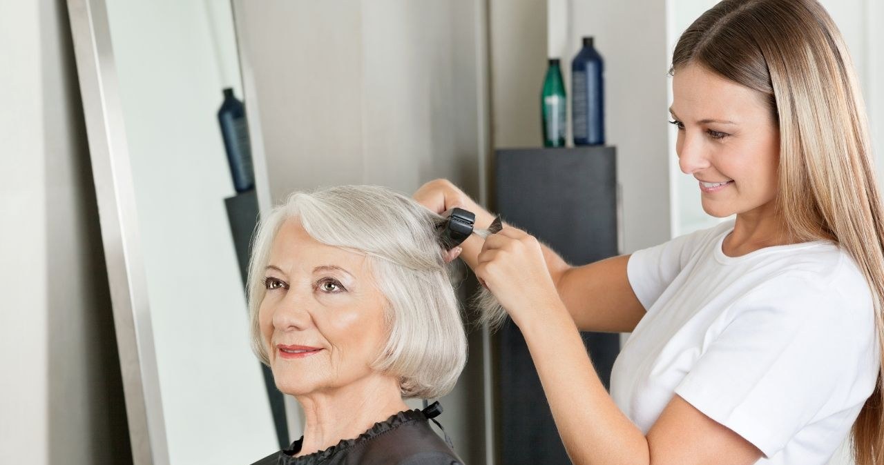 Chcesz ściąć włosy na wiosnę? Te fryzury odmładzają i dodają objętości