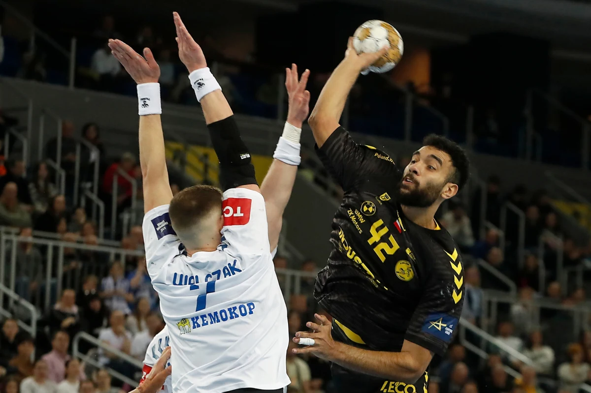 Piłkarze ręczni Industrii w meczu 14. kolejki Ligi Mistrzów pokonali na wyjeździe chorwacki RK Zagrzeb 27:26 (15:12). Polska drużyna z szóstego miejsca w grupie B awansowała do fazy pucharowej.