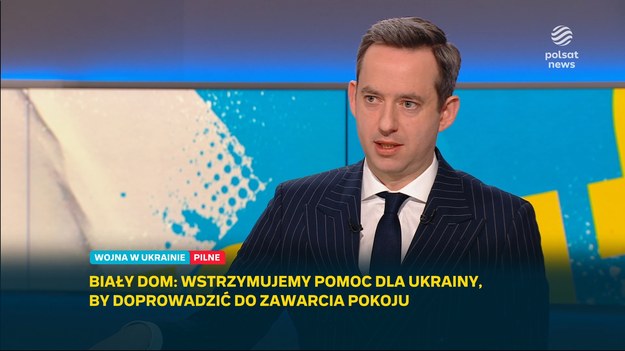 Dopytywany o odmienne stanowiska wśród polityków PiS na temat Ukrainy i decyzji USA, Marcin Ociepa odparł, że "mieszamy wątki". - Czym innym jest arogancka, miejscami haniebna postawa Zełenskiego jeśli chodzi o ekshumacje na Wołyniu, czym innym są haniebne wypowiedzi na forum ONZ w sprawie zboża, a co innego amerykański stosunek do Rosji - wymieniał.Zdaniem posła PiS "Ukraina upadłaby, gdyby nie pomoc Polski już na samym początku wojny". - My powinniśmy się kierować interesem RP, a on wymaga amerykańskiej obecności w Europie. Wymaga, by Rosja była jak najdalej od polskich granic - podkreślał. - My nie ulegamy amerykańskiej fobii obecnej w Paryżu - dodał.