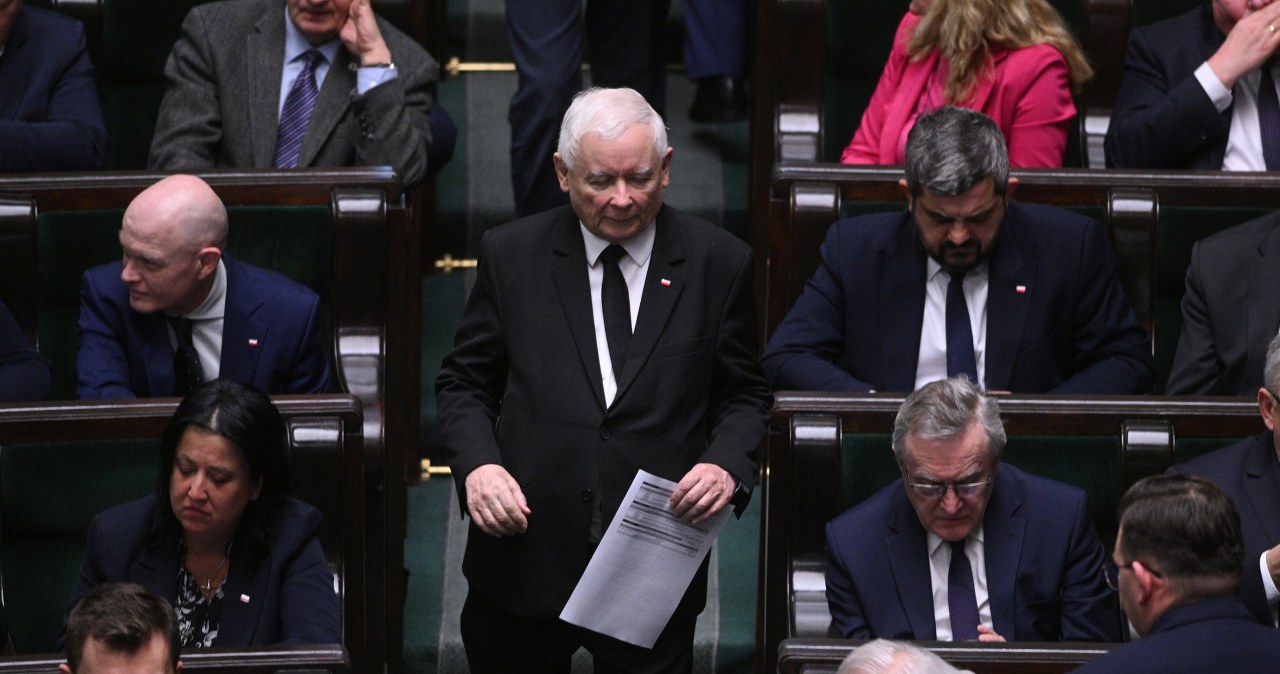 Wybory Prezydenckie 2025: Urgent Meeting at PiS Headquarters - News Directory 3