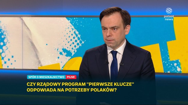 - Ja jestem zawsze po stronie Polaków. Wybór, o którym mówi Zandberg, jest fałszywym wyborem - powiedział minister finansów Andrzej Domański o propozycji dotyczącej podatku katastralnego. Polityk partii Razem mówił, że "albo jesteś po stronie młodych albo po stronie funduszy i rentierów". - Drugie mieszkanie ma bardzo wielu Polaków - wyjaśnił minister finansów. 