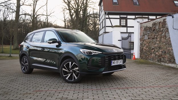 Nowe MG ZS Hybrid+ to jedna z ciekawszych ofert w segmencie przystępnych cenowo SUVów. Czyżby Toyota C-HR w cenie Dacii Duster? Sprawdzamy, w czym tkwi haczyk?