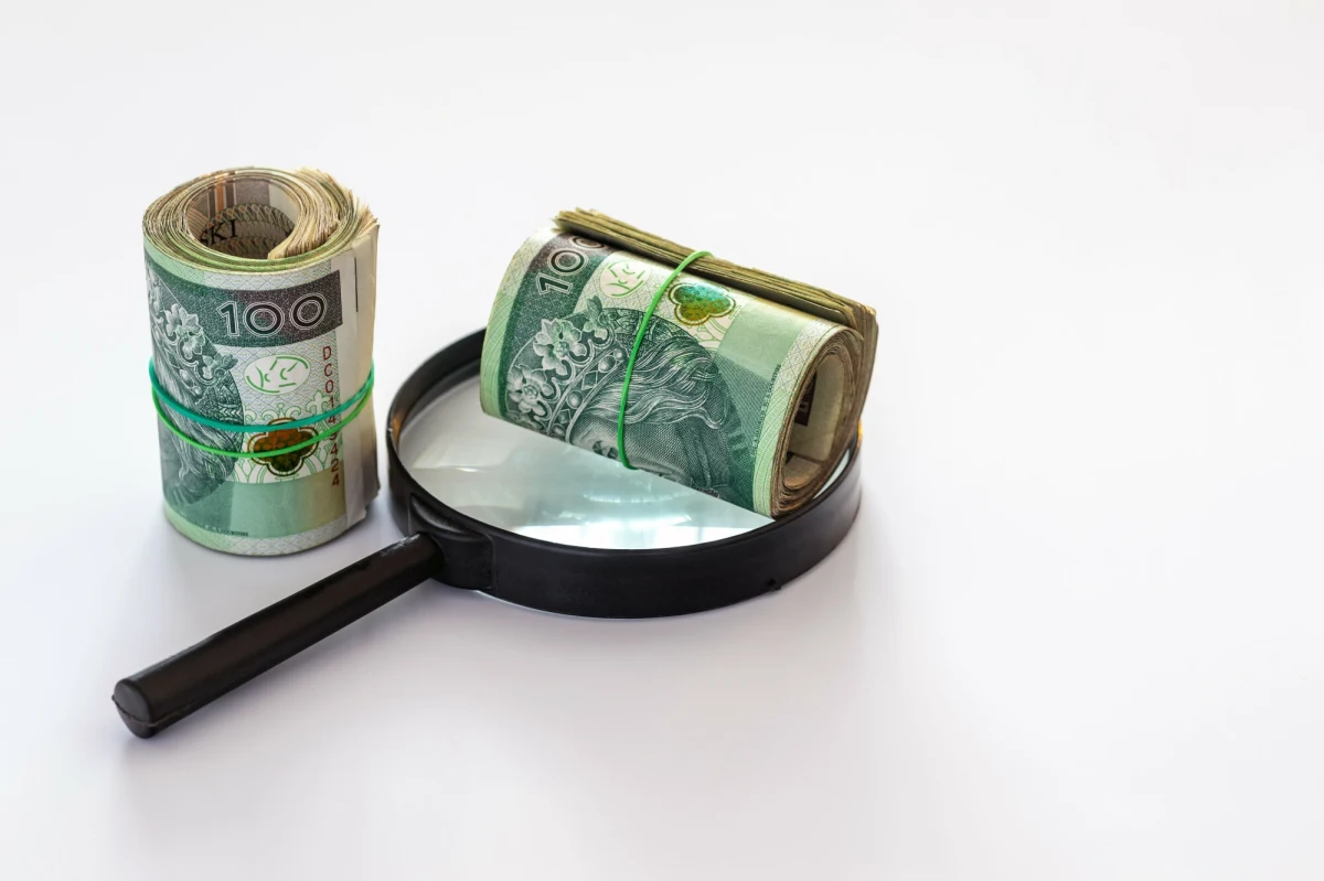 Prof. Janusz K. - rektor Uniwersytetu Jana Długosza w Częstochowie - usłyszał zarzut udzielenia korzyści osobistej i majątkowej byłemu wicemarszałkowi województwa śląskiego Bartłomiejowi S. Mężczyzna nie przyznał się do winy. 
