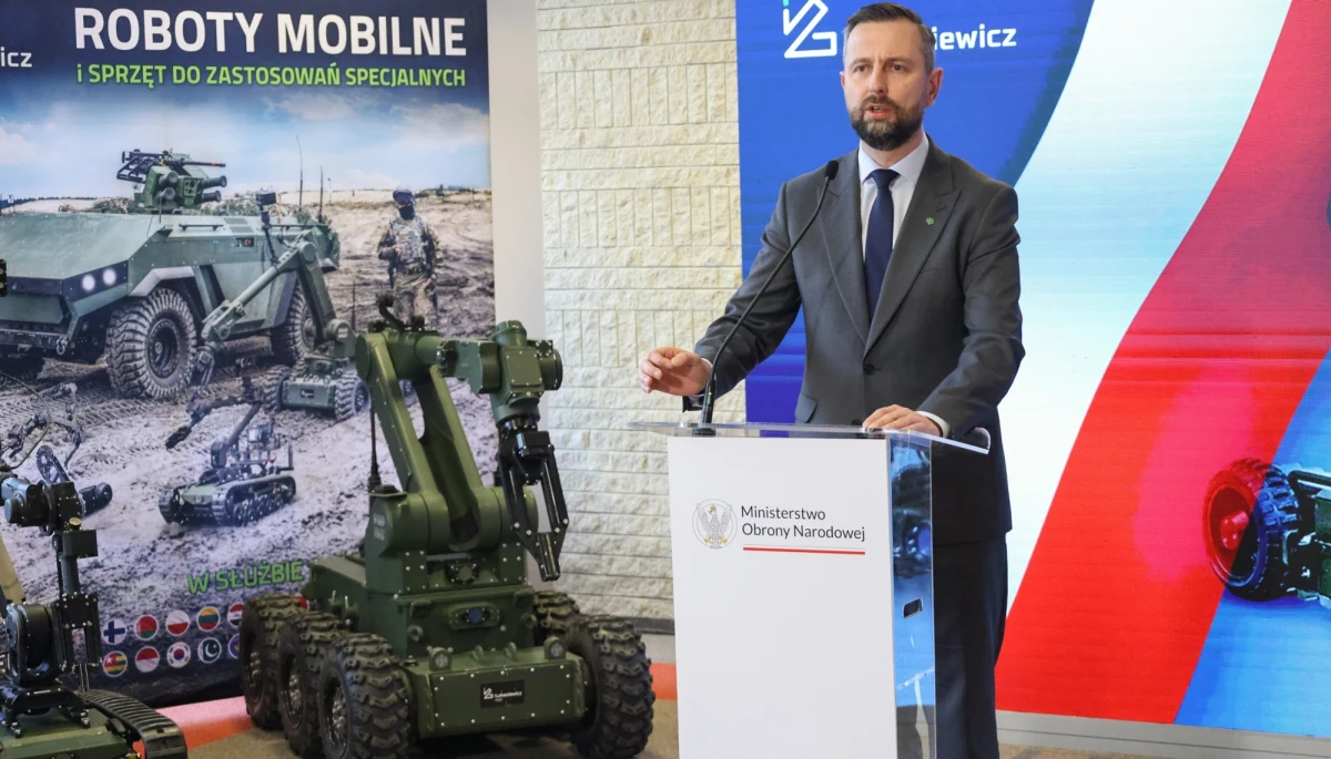 W piątek Agencja Uzbrojenia podpisała umowę na dostarczenie Wojsku Polskiemu 96 rozpoznawczych dronów lądowych Tarantula. Minister obrony narodowej Władysław Kosiniak-Kamysz podkreślił, że wprowadzanie dronów jest koniecznością we wszystkich rodzajach wojsk.