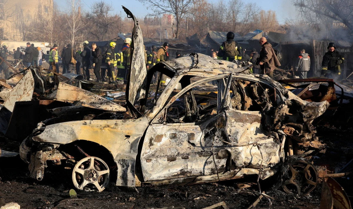 Do ciszy na niebie i na morzu wezwał prezydent Ukrainy. Wołodymyr Zełenski w swoim wpisie w mediach społecznościowych zaapelował też o wywarcie dodatkowej presji na Kreml po nocnym zmasowanym ataku Rosjan na ukraińską infrastrukturę gazową. Pierwszym krokiem do ustanowienia pokoju powinno być zmuszenie Rosji do zaprzestania takich ataków - oznajmił.