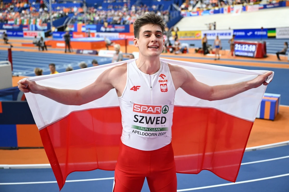 Maksymilian Szwed zdobył srebrny medal lekkoatletycznych mistrzostw Europy w Apeldoorn. W biegu na 400 m. Polak uzyskał czas 45,31. Węgier Attila Molnar triumfował wynikiem 45,25. Brąz wywalczył Francuz Jimy Soudril - 45,59.